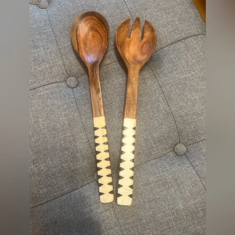 Wood salad serving set